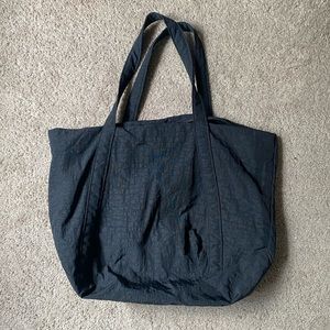 BAGGU mini cloud tote in black!